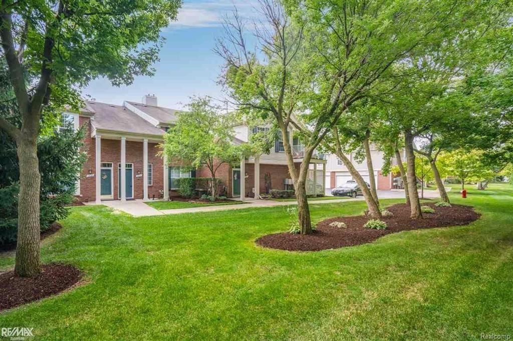 Sterling Heights House: 43915 ELM Drive