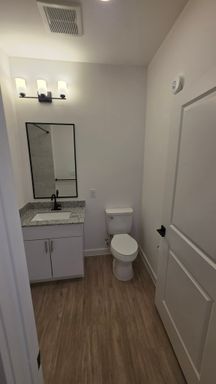 Charming 1 Bed/1 Bath Apartment in San Antonio - $1091/mo – photo 1
