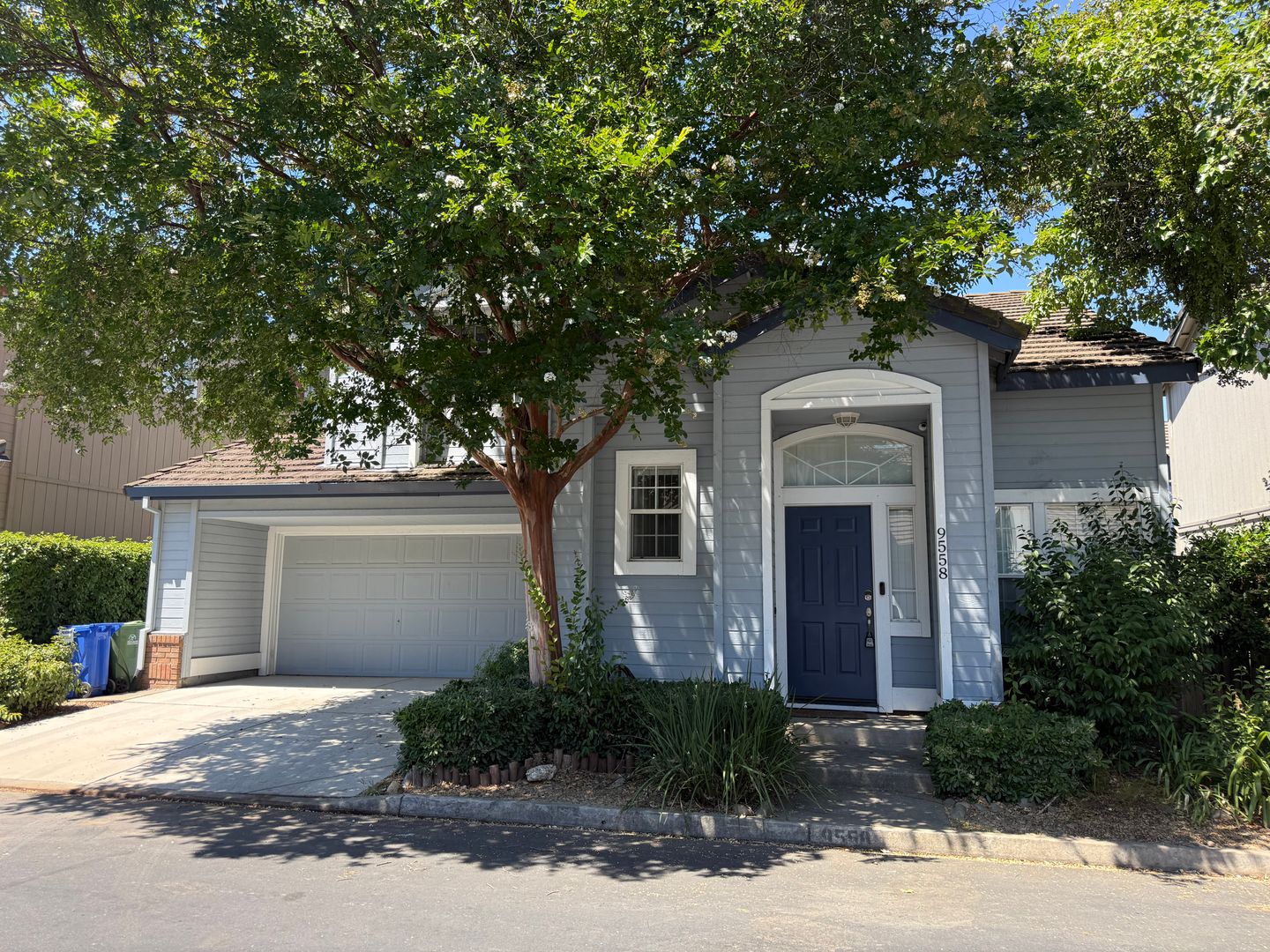 Elk Grove House: 9558 Dominion Wood Lane