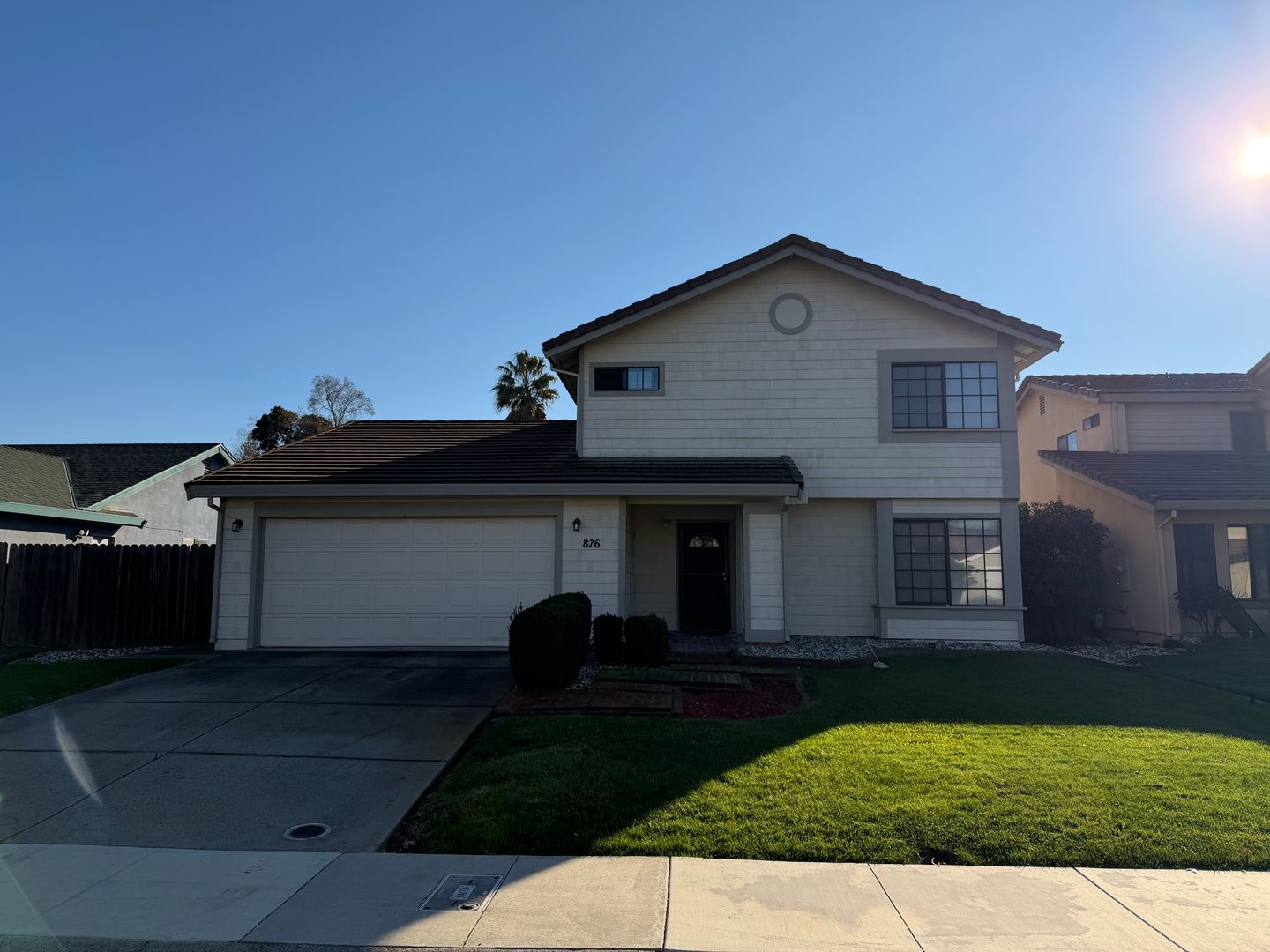 Sacramento House: 876 Shellwood Way