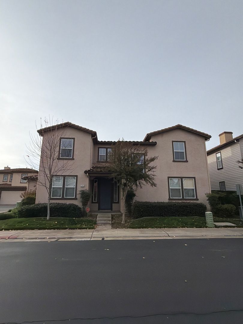 Elk Grove House: 8248 Crystal Walk Circle