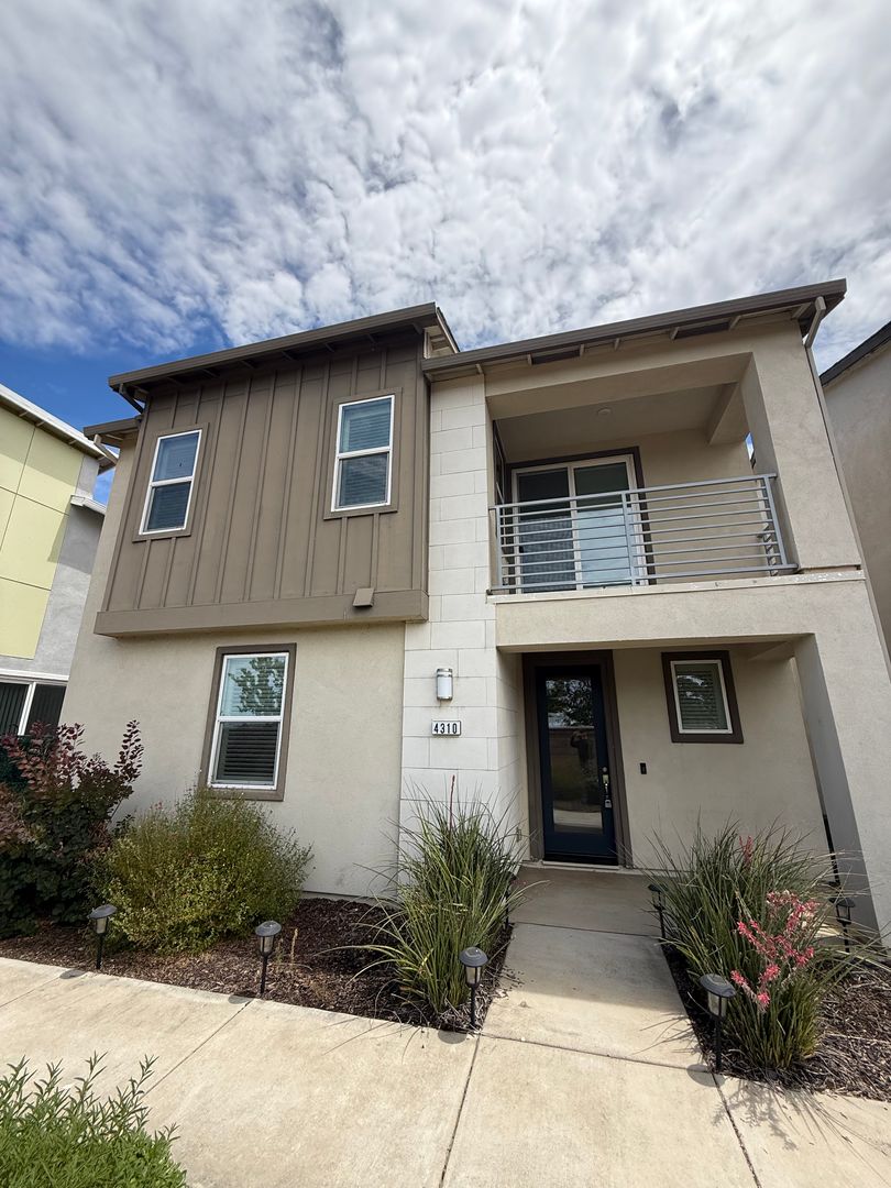 Elk Grove House: 4310 Ocean Lane