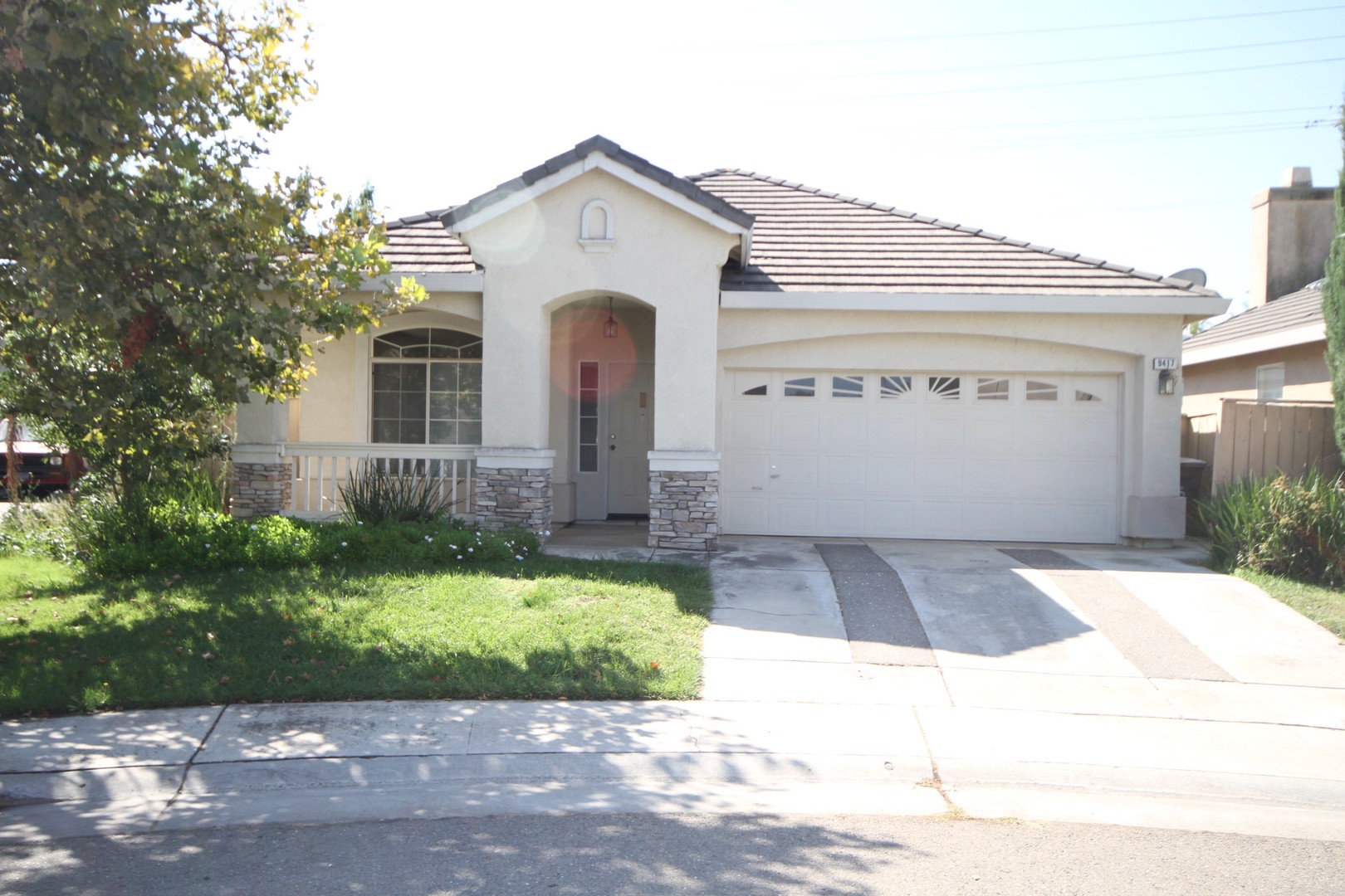 Elk Grove House: 9417 Canmoor Circle