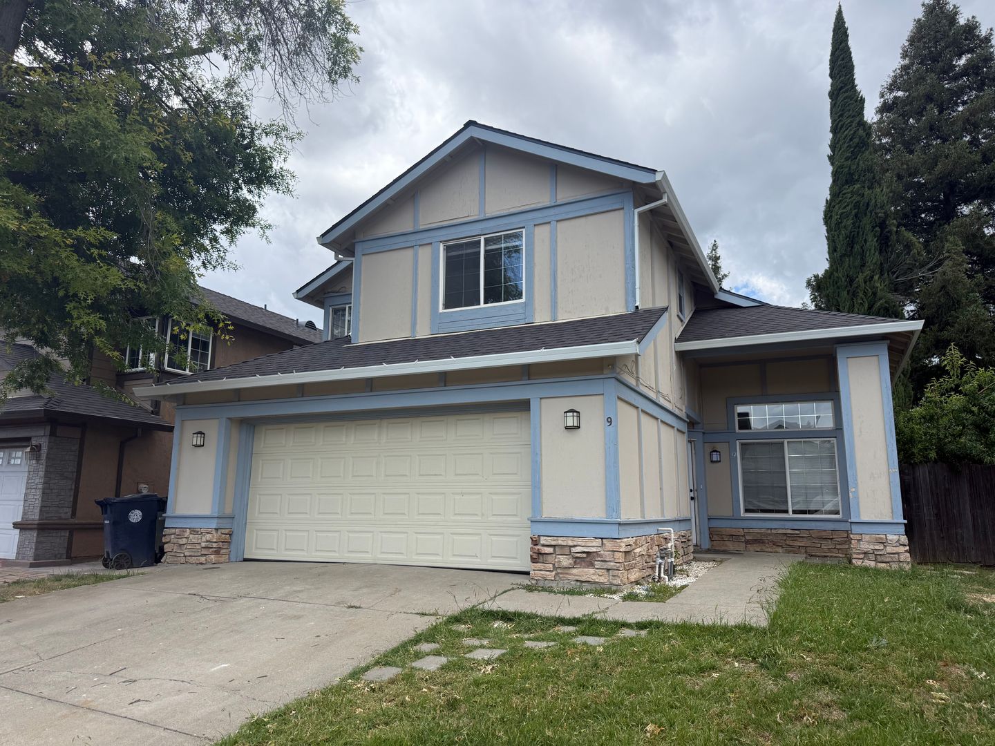 Sacramento House: 9 Raindrop Ct