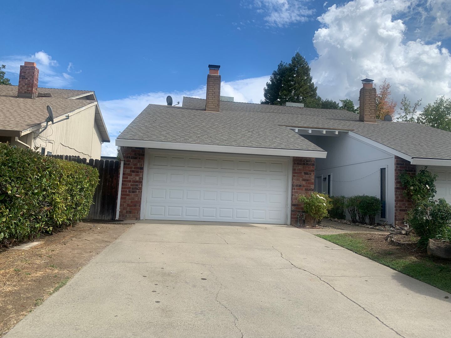 Carmichael Apartment: 5761 Haskell Ave.