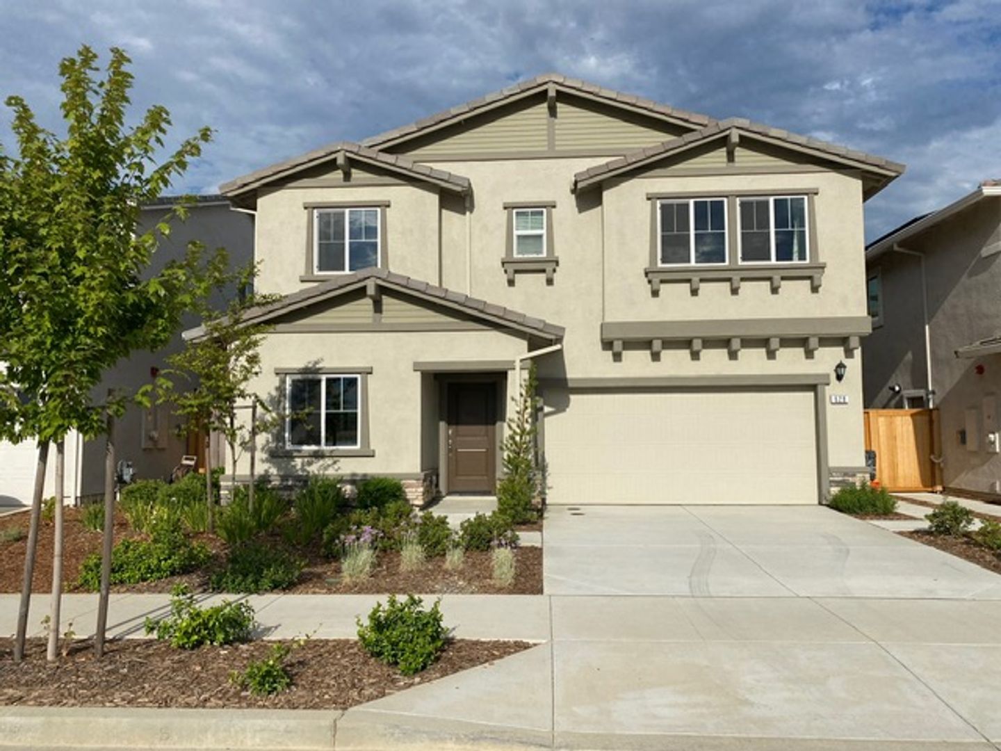 Lincoln House: 628 Independence Ave