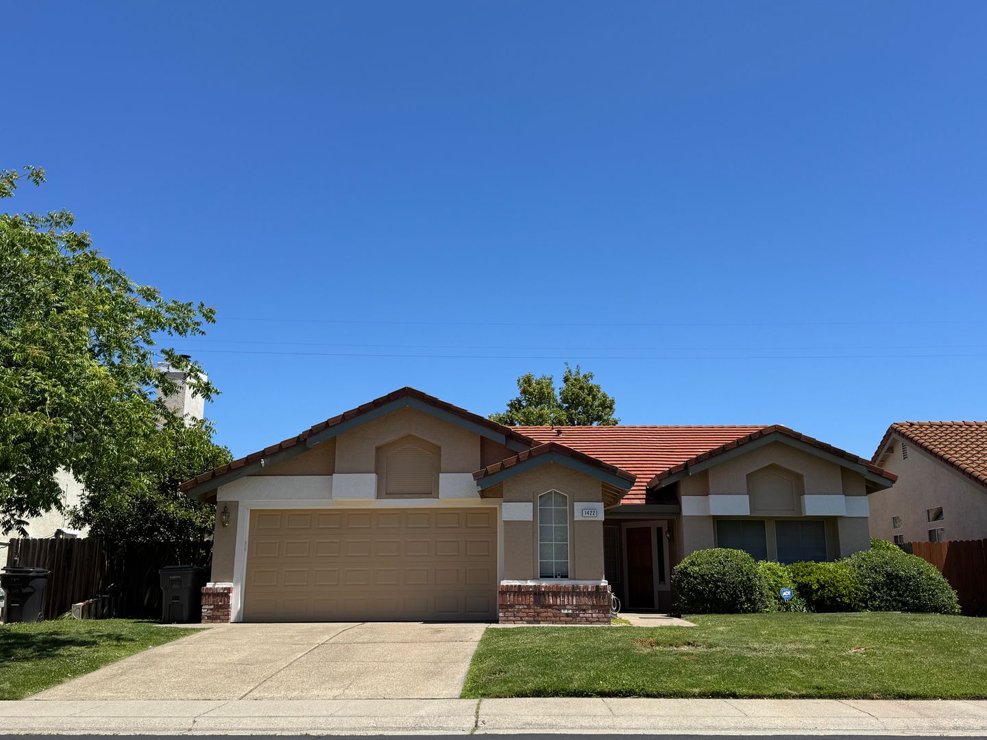 Roseville House: 1422 Lorimer Way