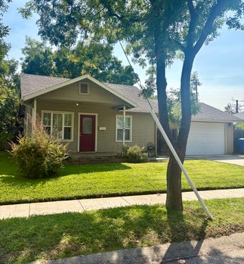 Cozy 2/1 Home in Elmhurst – photo 1