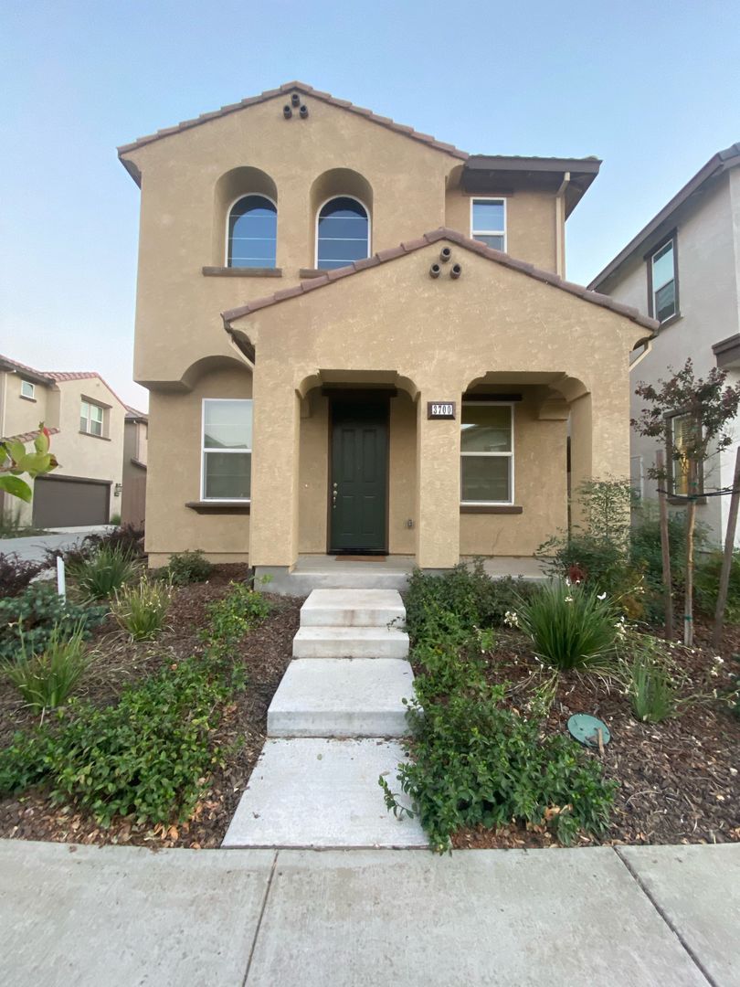 Sacramento House: 3700 Catalan Sea Avenue ^^