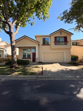 4 Bedroom 2.5 Bathroom Home in Folsom's Natoma Station – photo 1