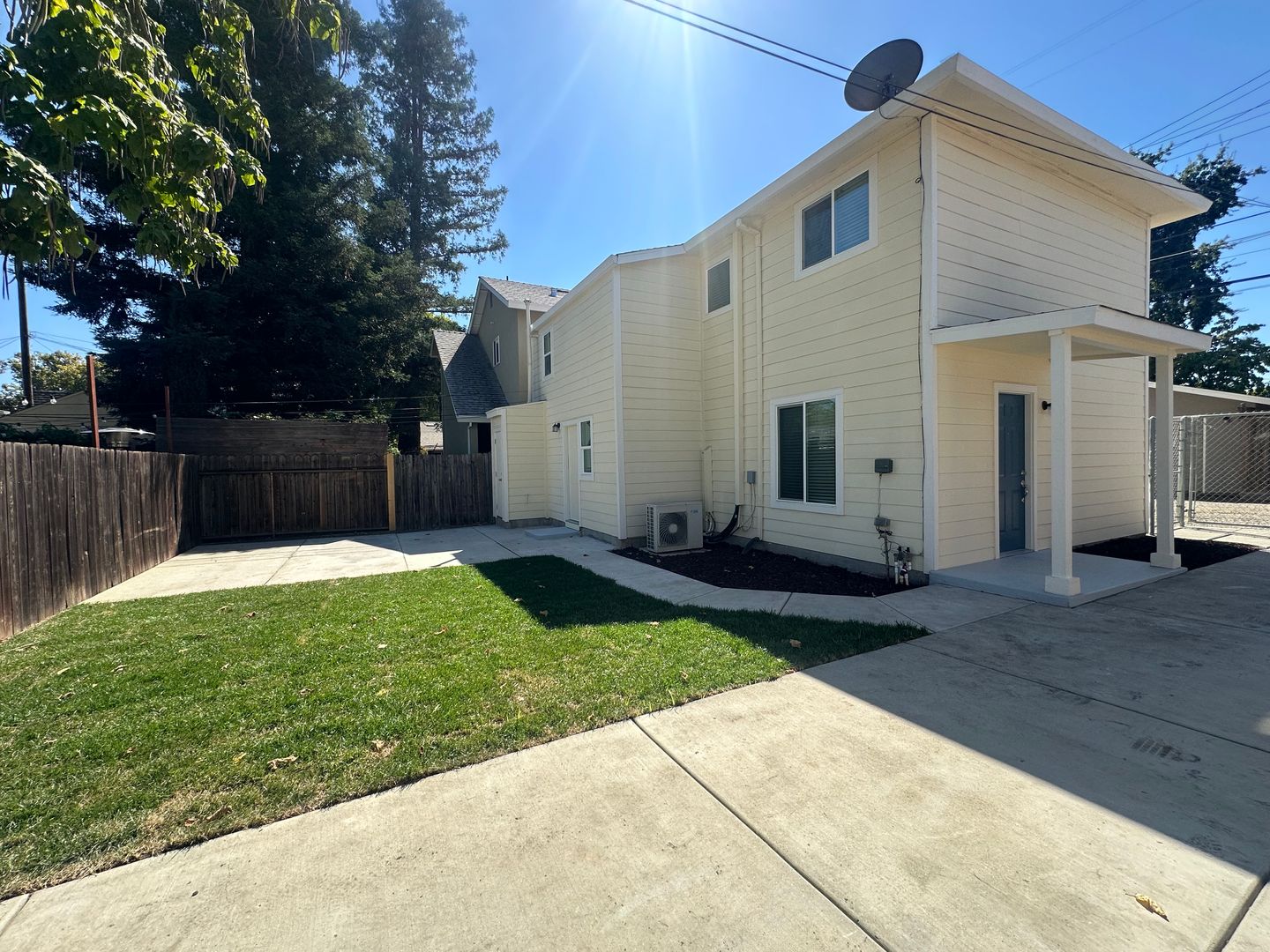 Sacramento House: 4250 F Street