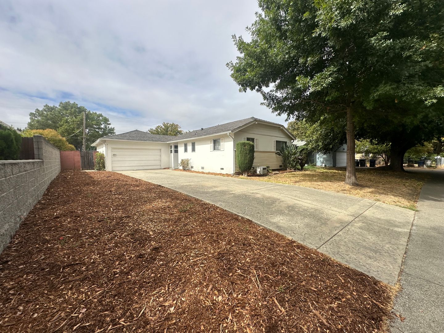 Sacramento House: 6718 21St St.