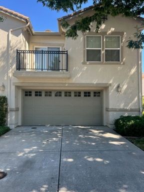HAMPTON VILLAGE - 2 BR / 2 BA CONDO AVAILABLE NOW! – photo 1