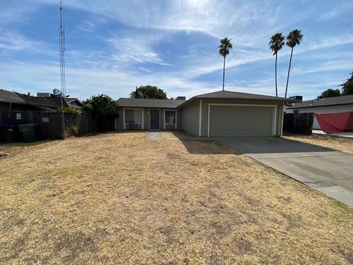 3 Bed 2 Bath Home Available Now – photo 1