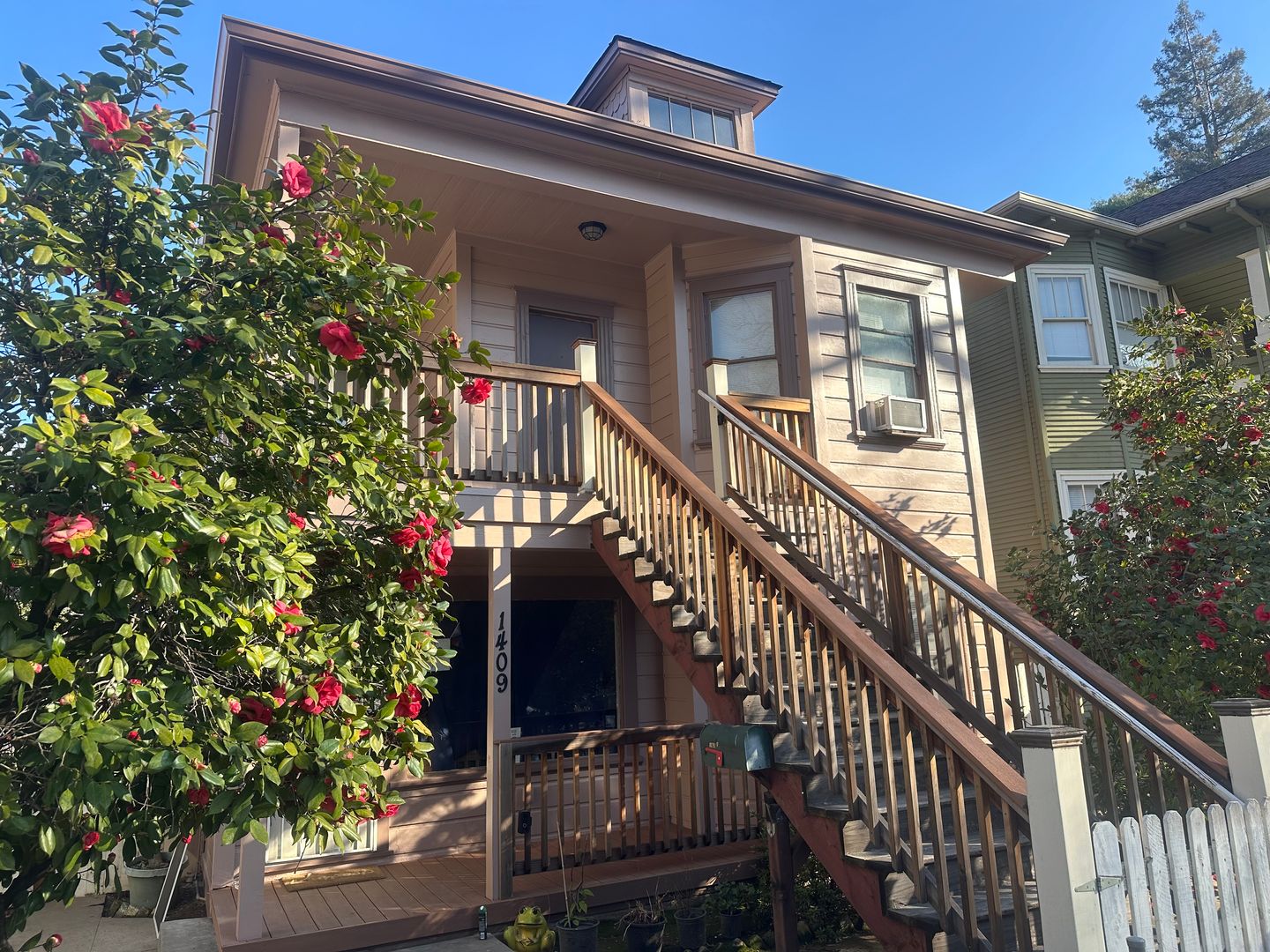 Sacramento Apartment: 1409 E St