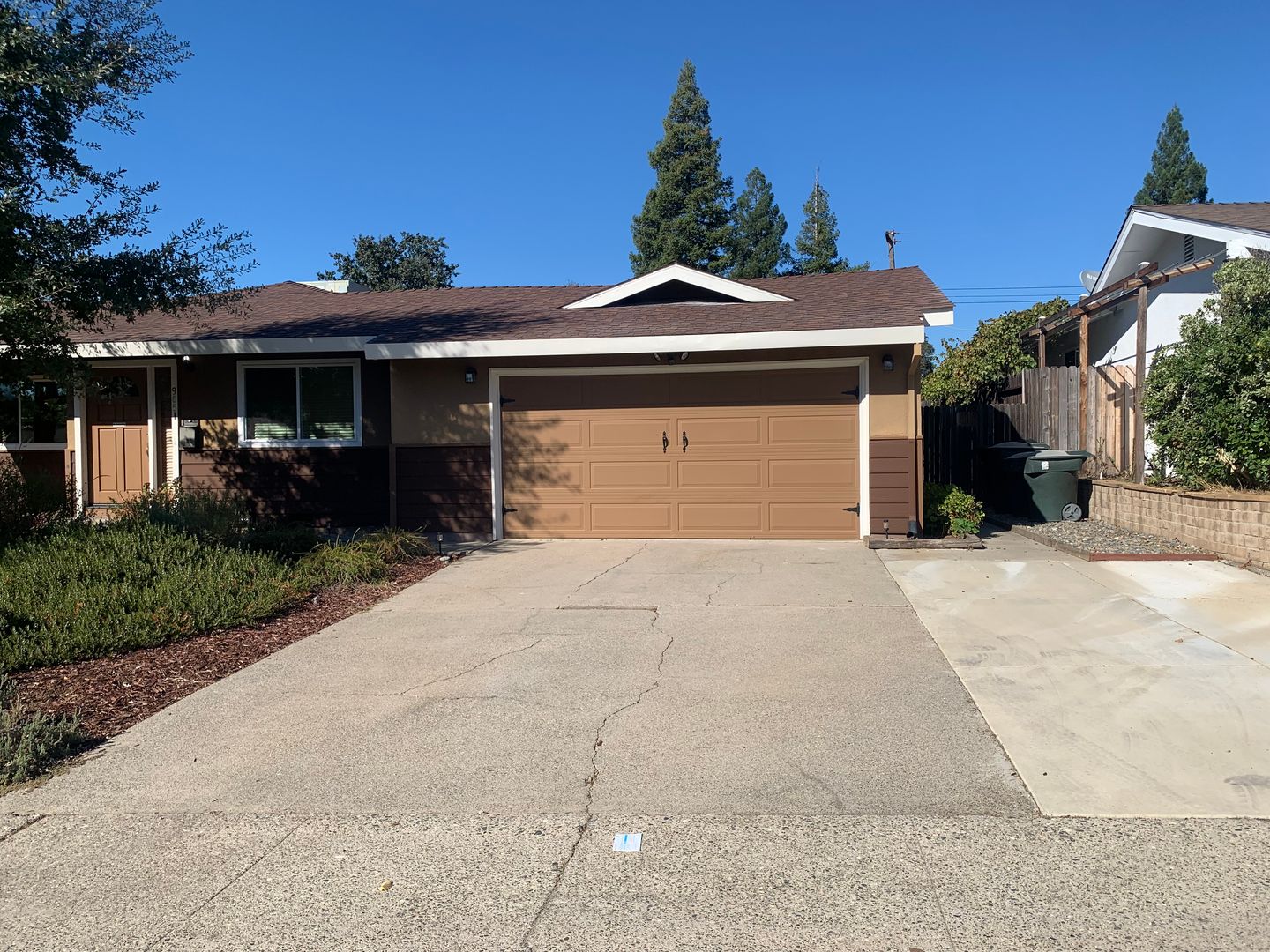 Orangevale House: 9051 Polly Ave