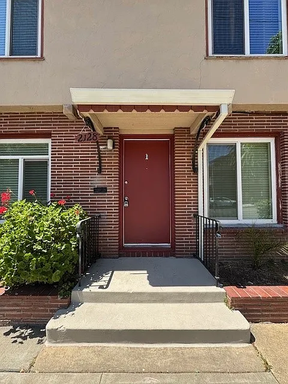2128 28th Street - Charming2BD/1BA Apartment in Prime Midtown - Available Now! – photo 1