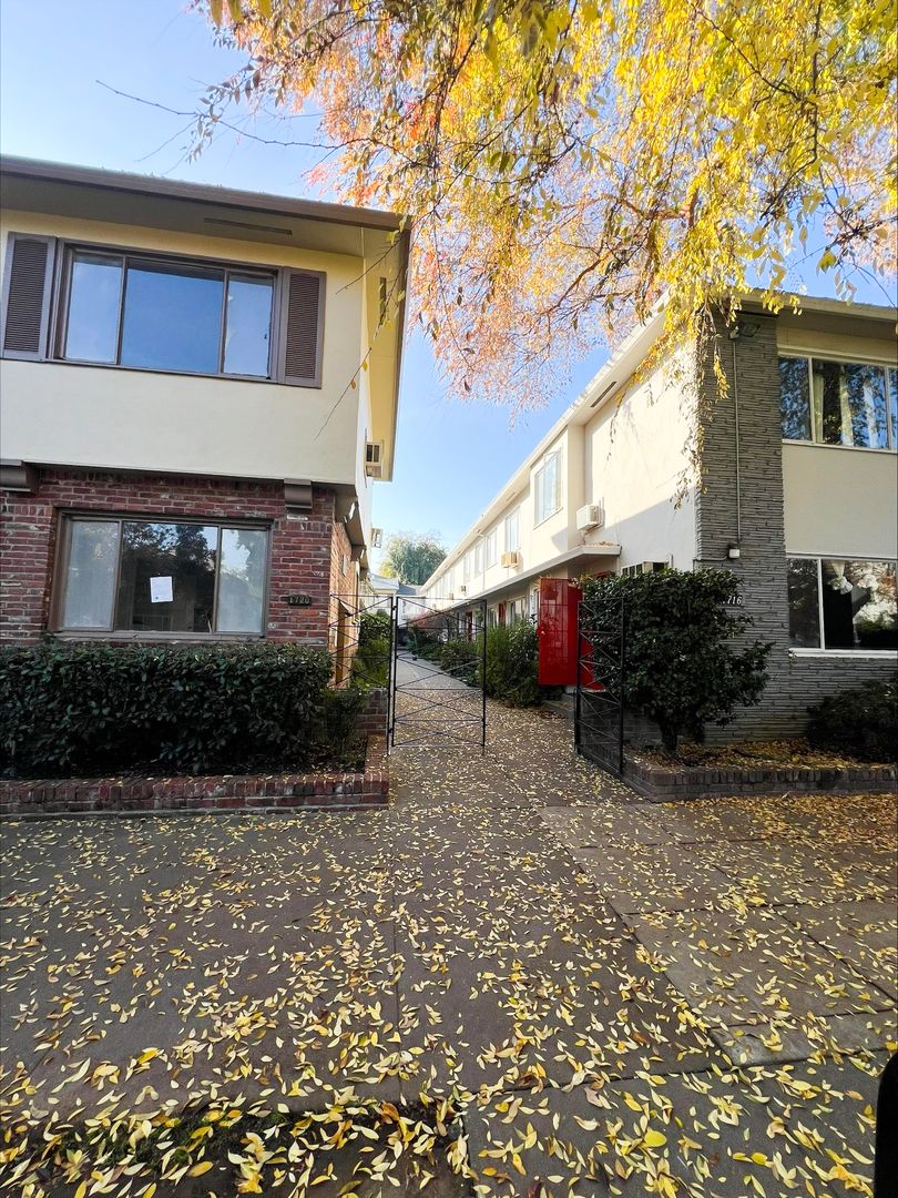 Sacramento Apartment: 1720 N Street