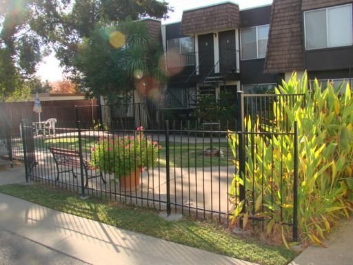 Sacramento Apartment: 2030 20th Avenue