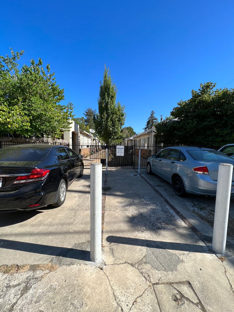 Sacramento Apartment: 3228-3244 Marshall Way