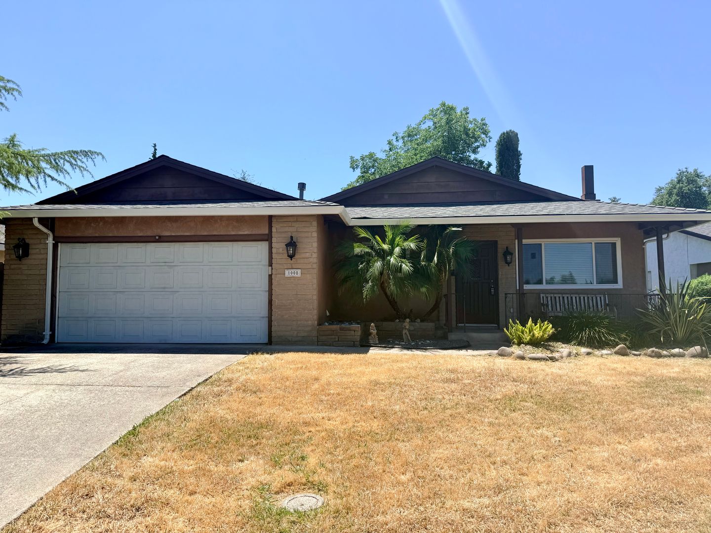 Rosville House: 1008 Linier Ct