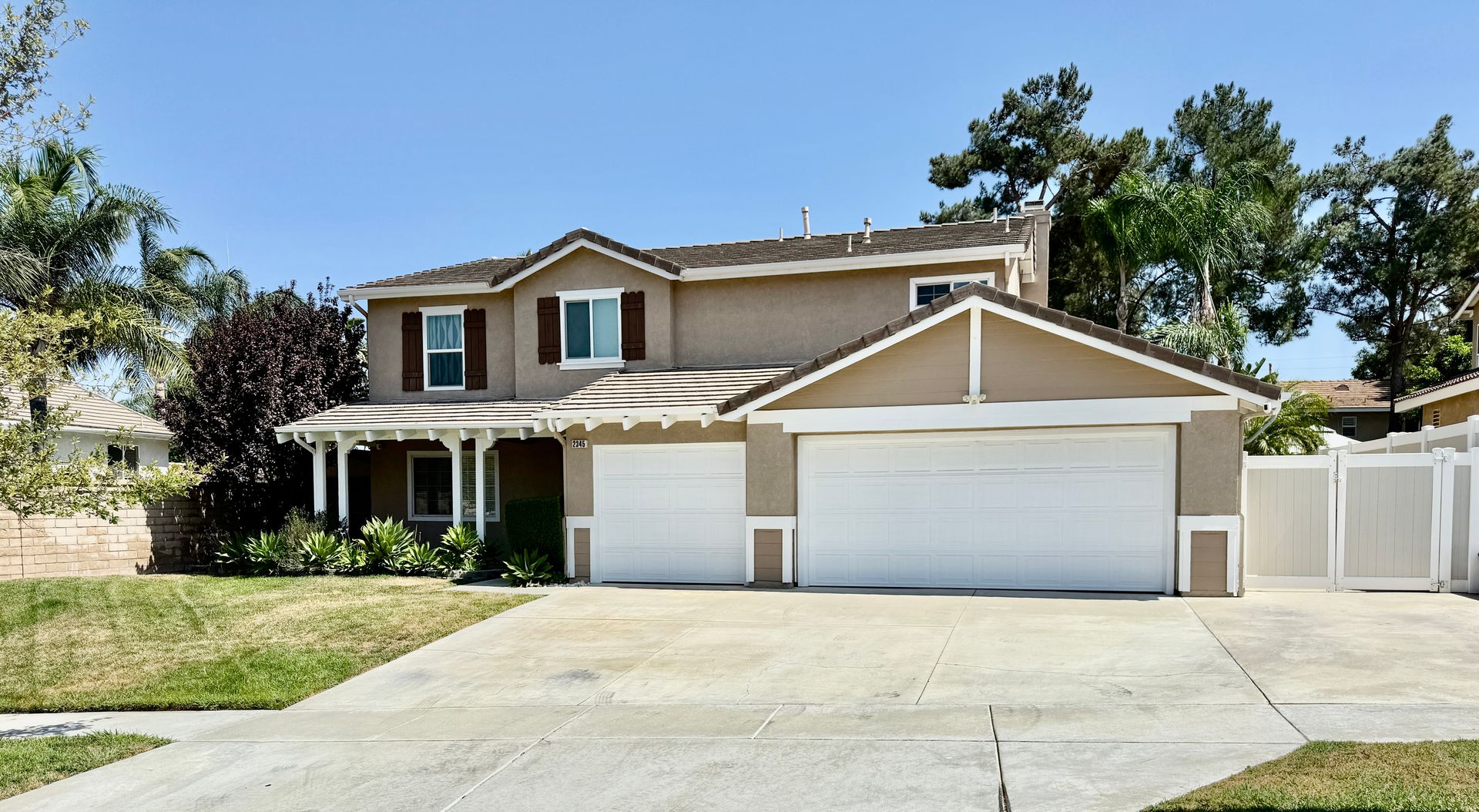 Corona House: 2345 Talbot Cir