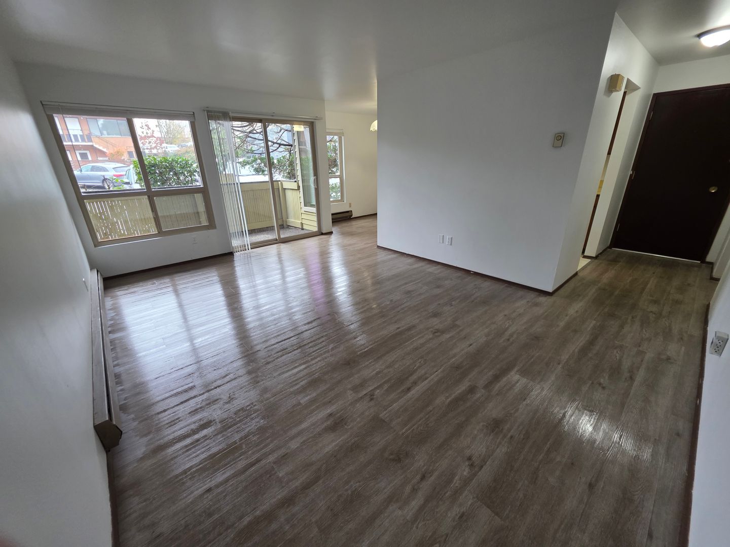 Seattle Apartment: 12348 33rd Ave NE