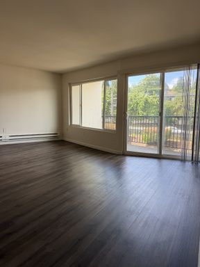 Riverview West Apartments – photo 1