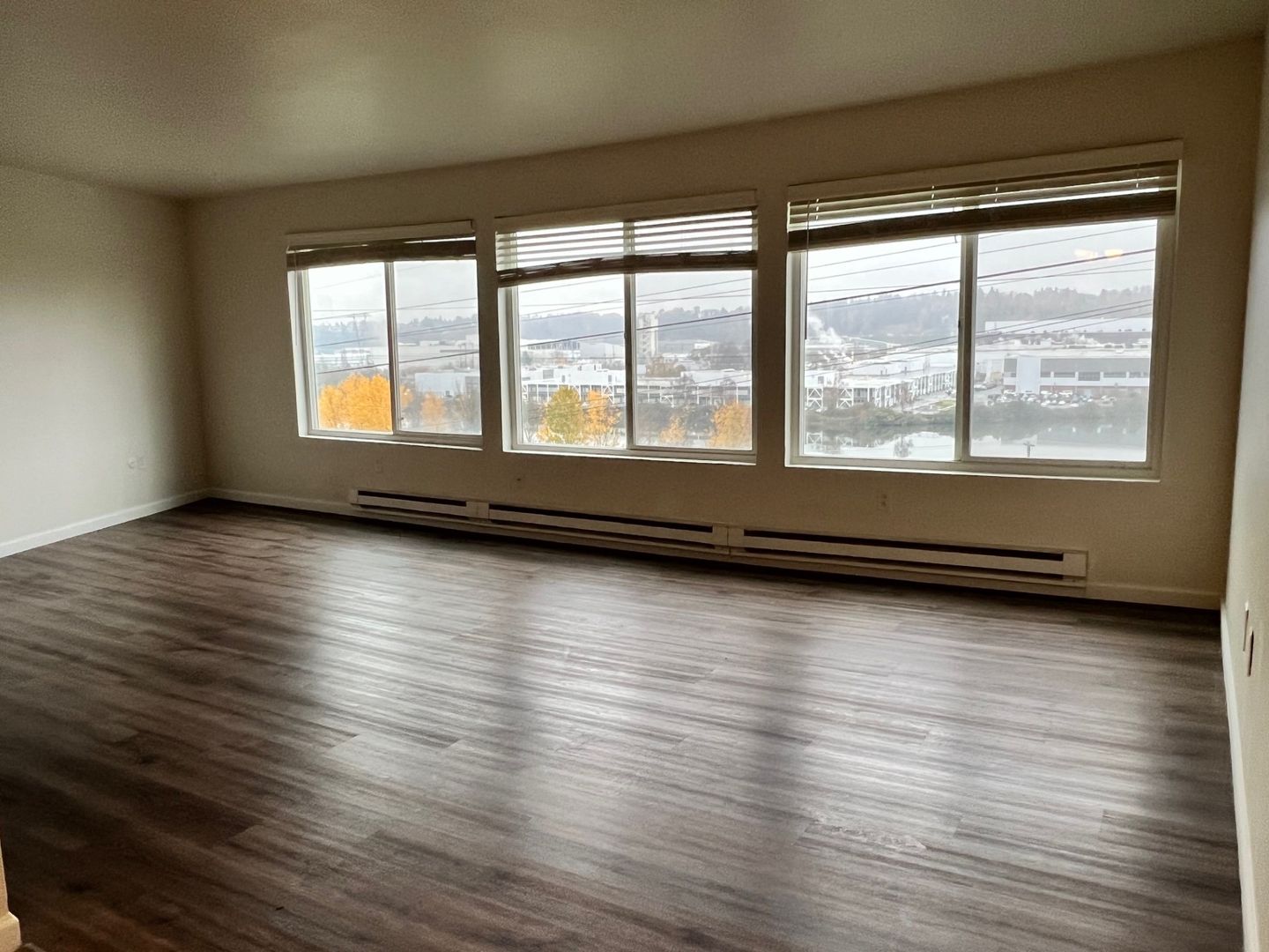 Seattle Apartment: 10300 Des Moines Memorial Dr S