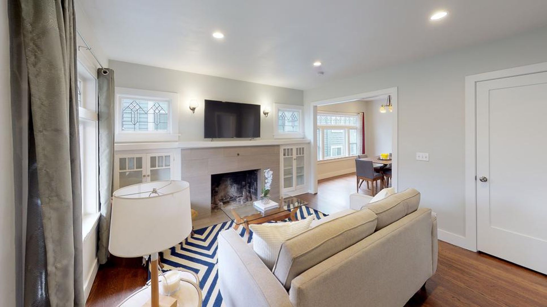 Seattle Apartment: 5649 11th Ave NE