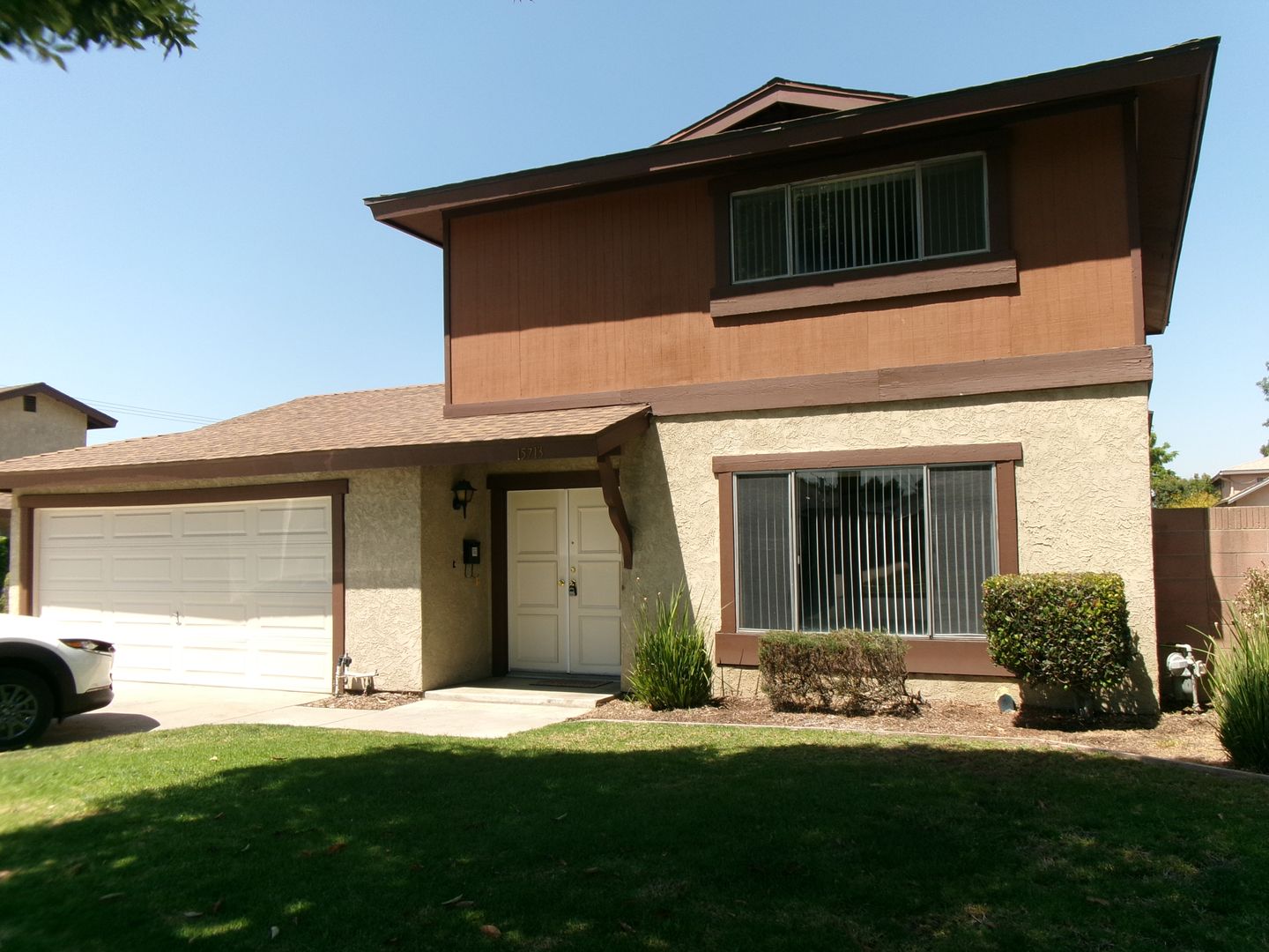 Bellflower Apartment: 15713 Blaine Ave.