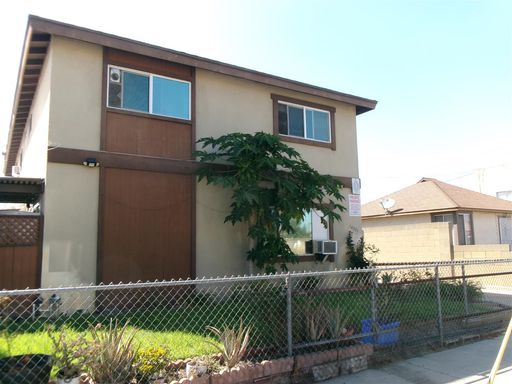 2-bedroom, 1.5-bath apartment in Norwalk, CA