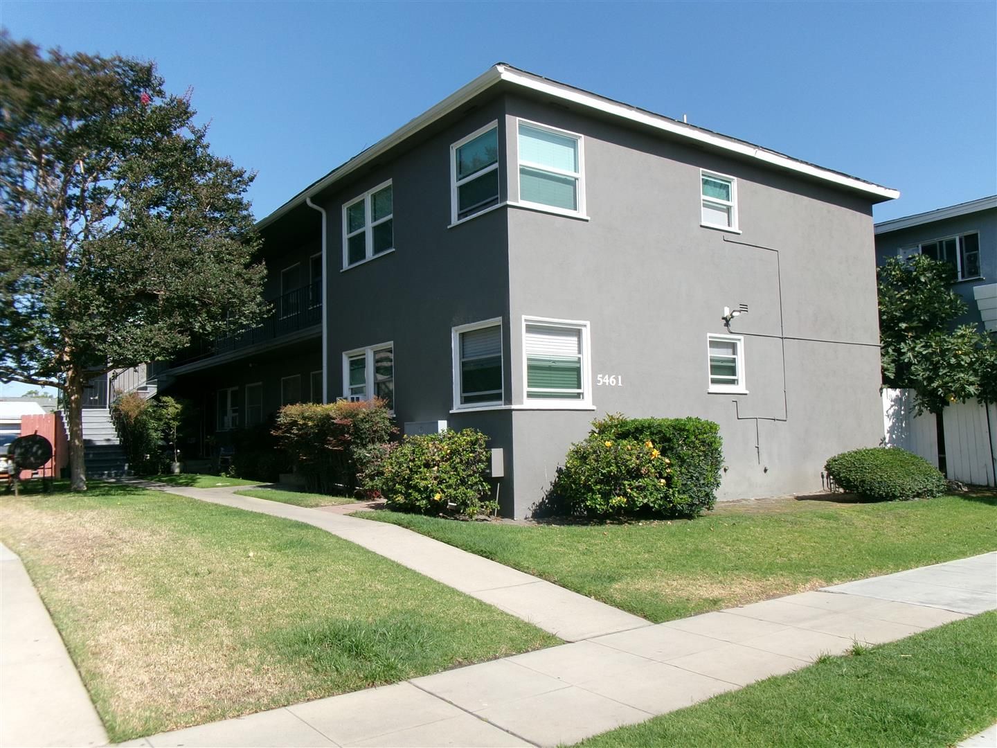 Long Beach Apartment: 5461 Orange Ave. #F