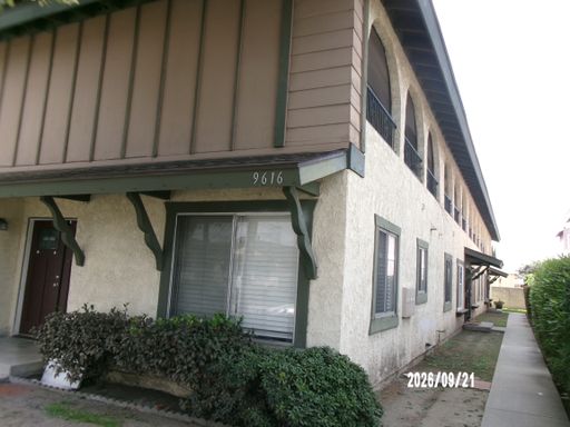 3 Bed 1.5 Bath Rental at 9616 Laurel Street #A, Bellflower, CA – photo 1