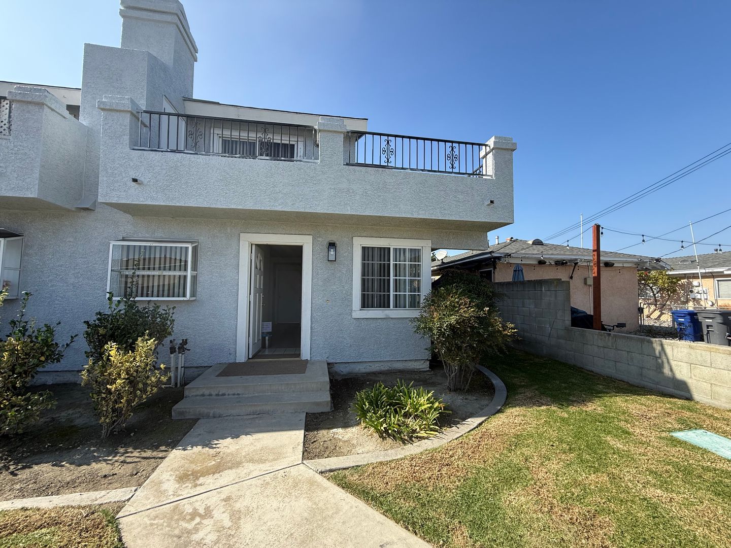 Lakewood Apartment: 20919-27 Roseton Ave.