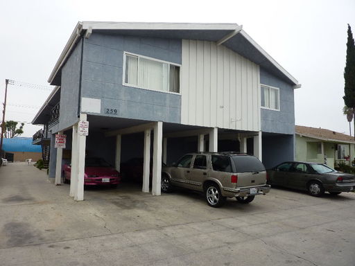 Clean, Lower 2 bedroom apartment--Move in Special!!! – photo 1