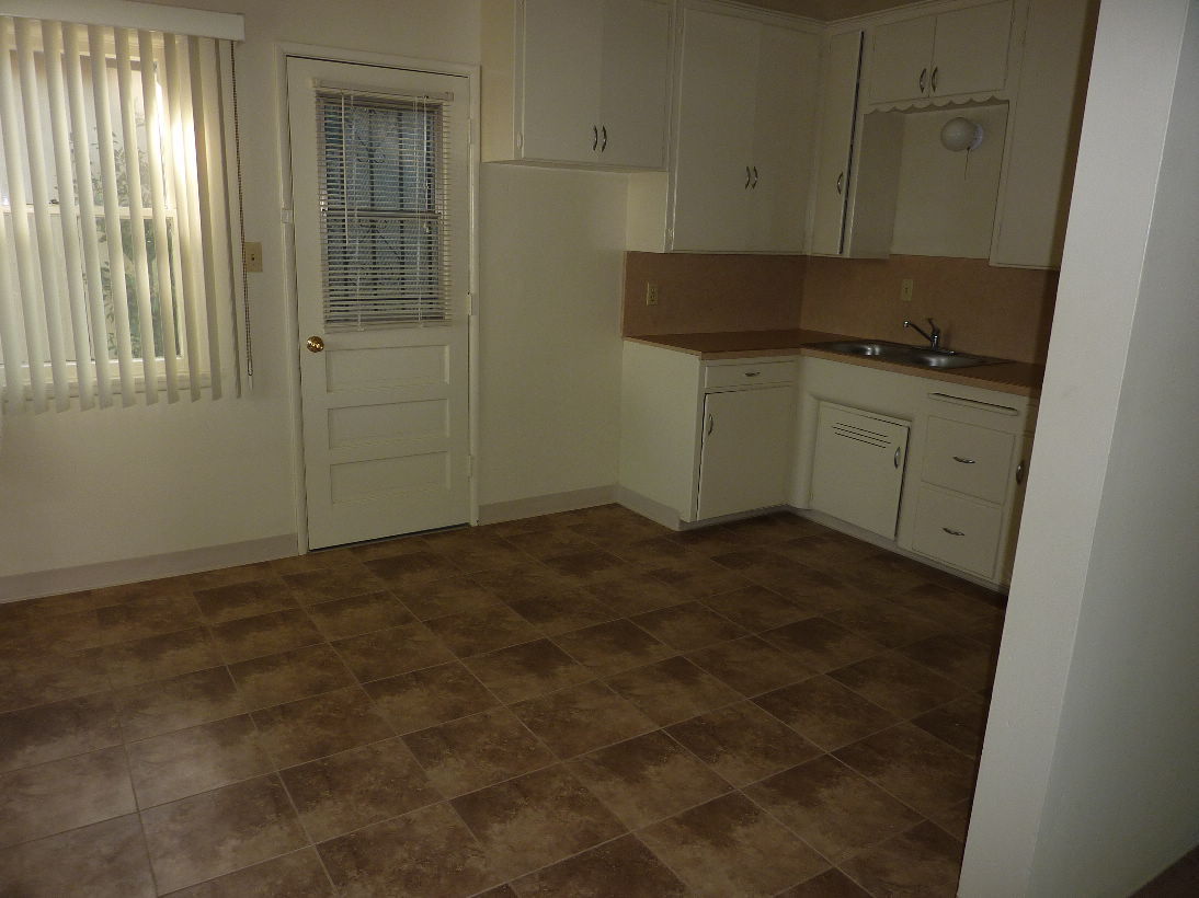 Long Beach Apartment: 5547-53 Orange Ave.