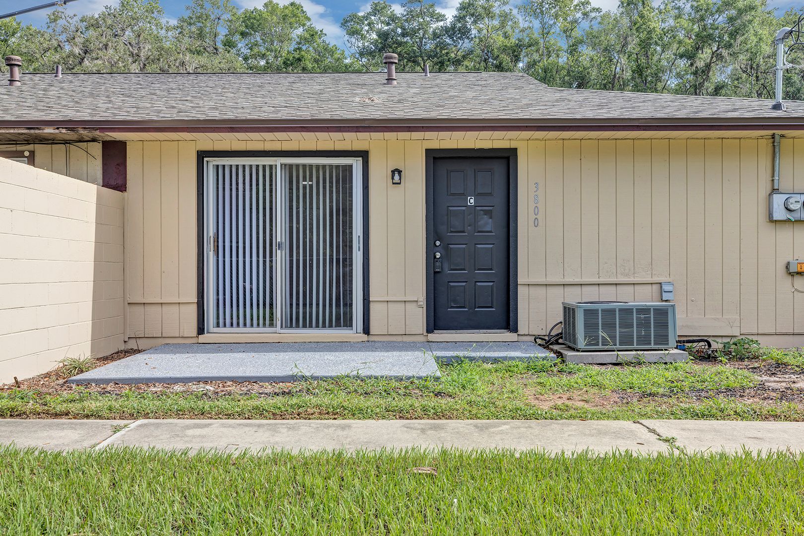 Ocala House: 3800 SE 17TH CT-C
