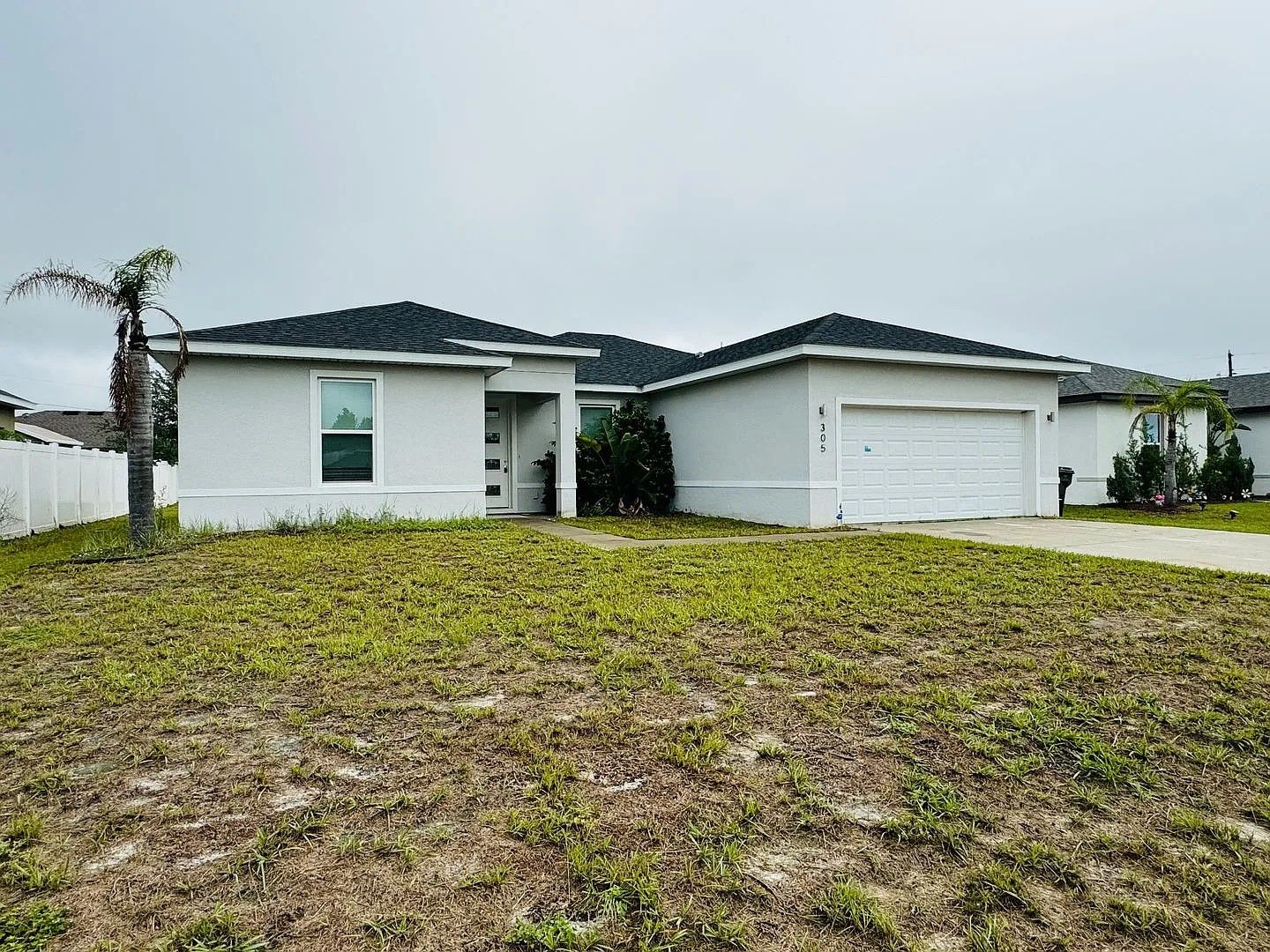 Kissimmee House: 305 Hibiscus Dr