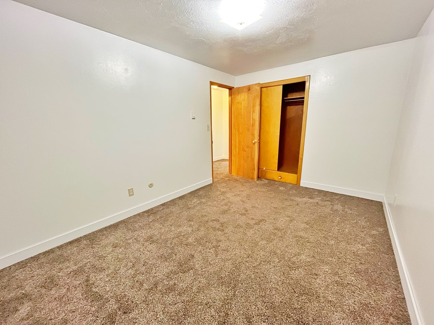 Spokane Apartment: 6503 N Atlantic St