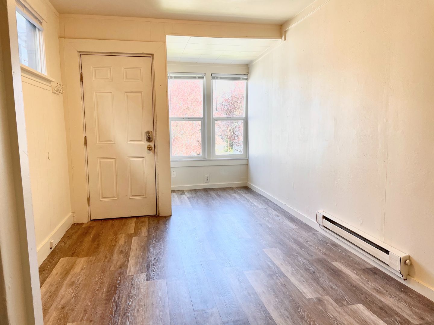 Everett Apartment: 3220 Lombard Ave