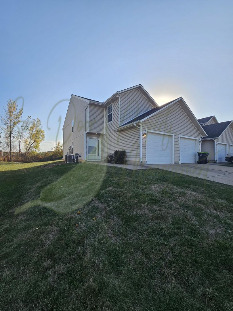 Oak Grove Apartment: 505 NE 1st Street