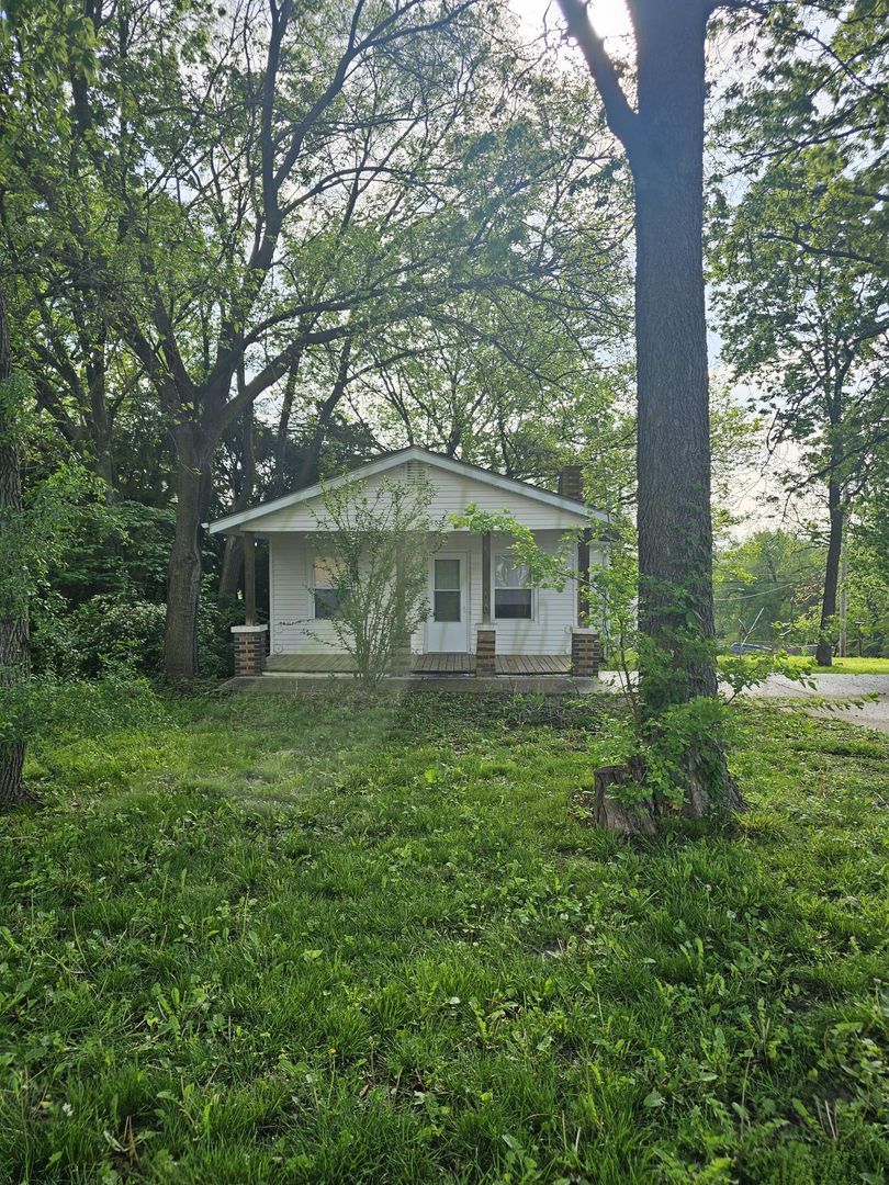 Independence House: 303 N Huttig Ave