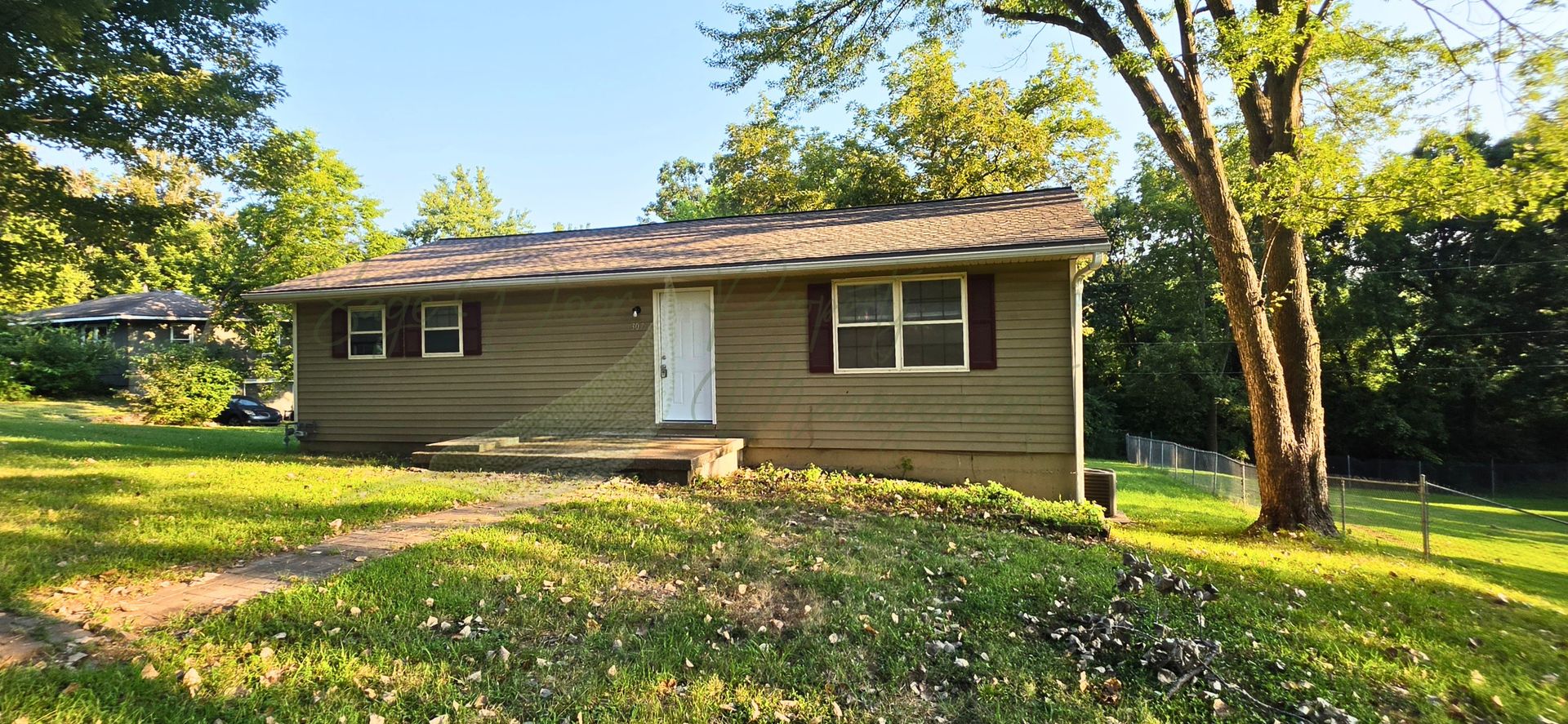 Belton House: 307 E 165th St.