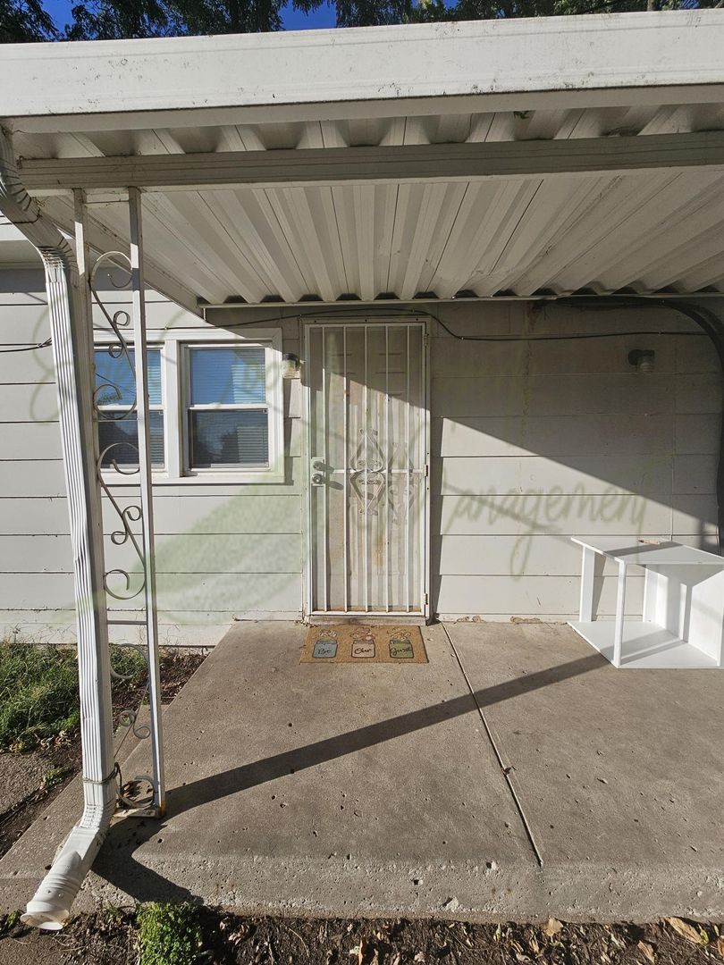 Independence House: 511 S Osage St
