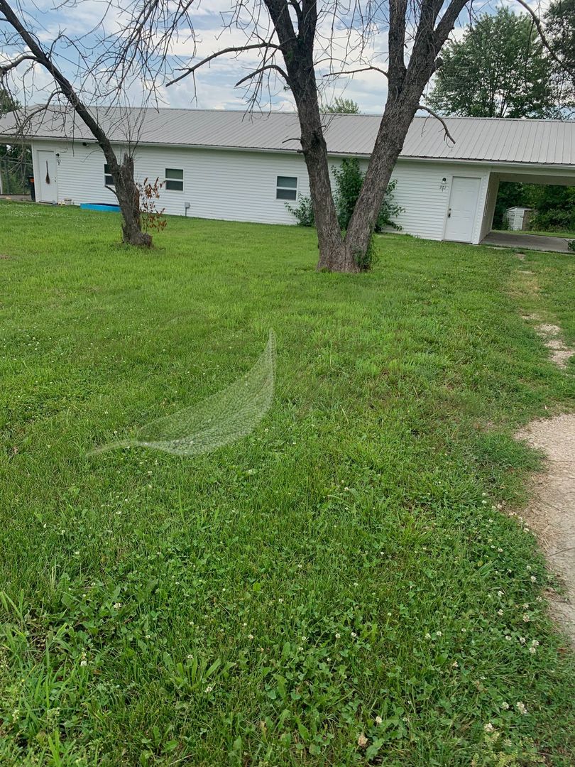 761 NE 101st Road