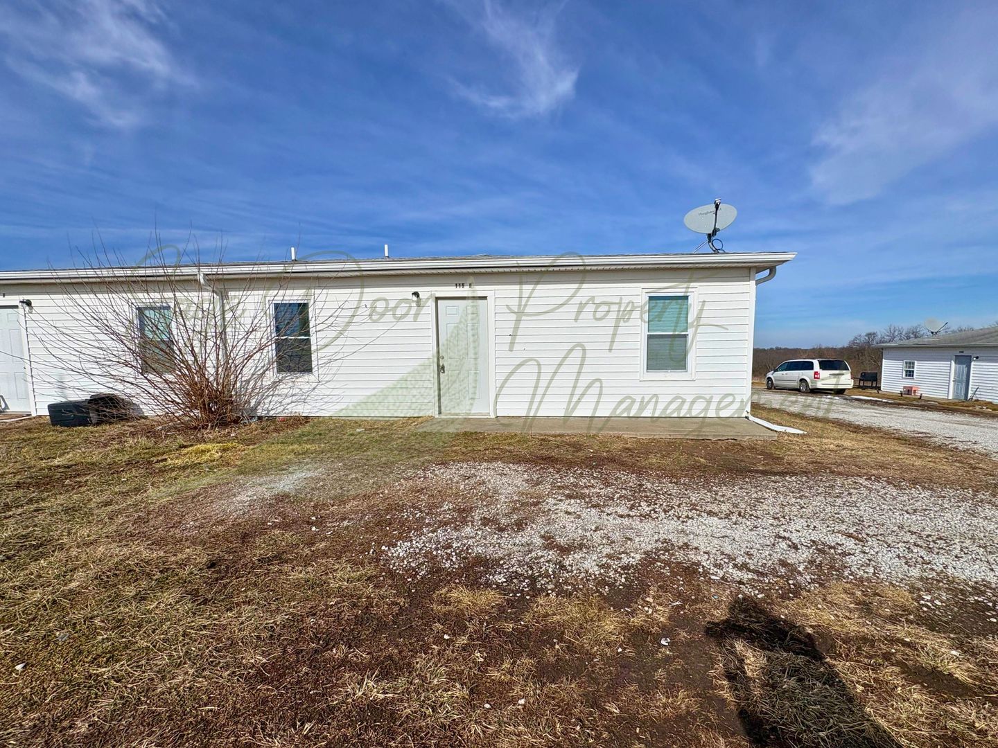 Warrensburg Apartment: 115 NE State Highway E