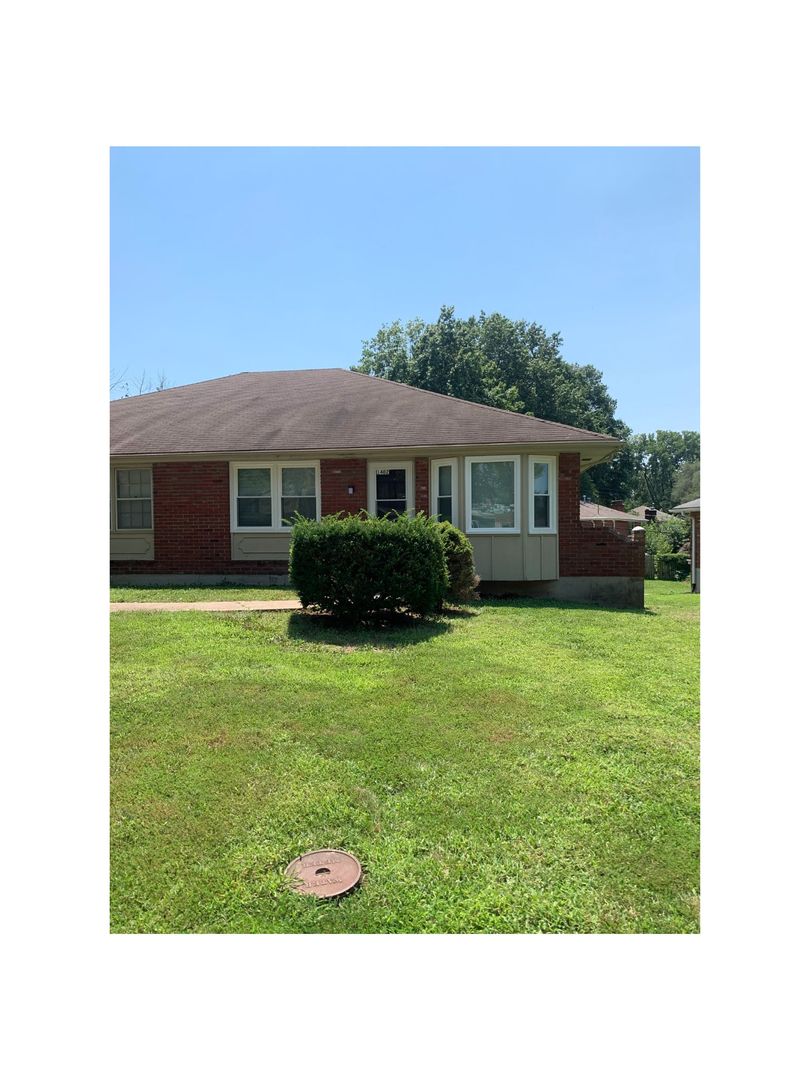 Blue Springs Townhome: 1402 SW Sunset St.