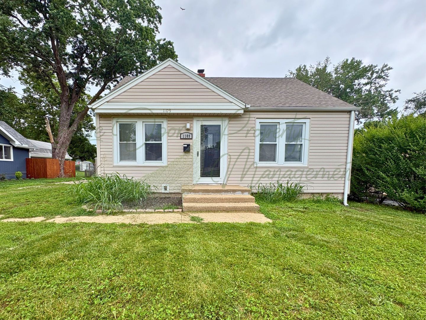Blue Springs House: 1109 NW B St.