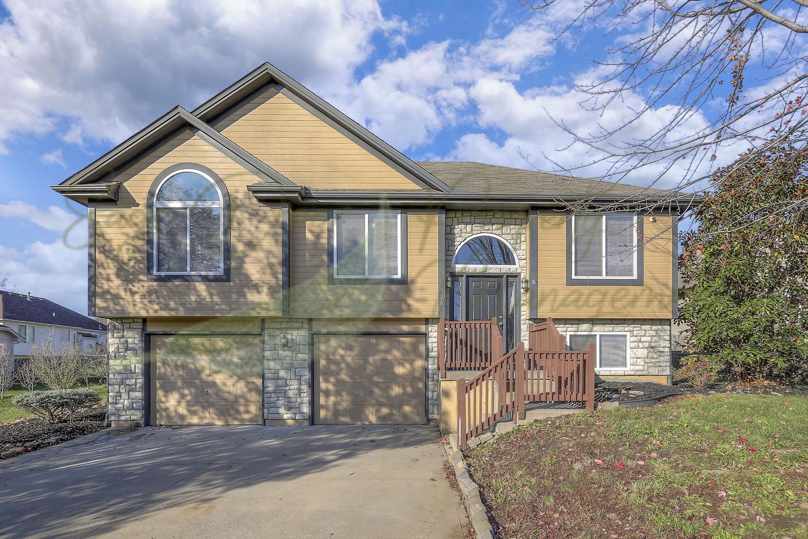 Grain Valley House: 706 NW Baytree Drive